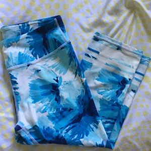 Fabletics cropped workout pants